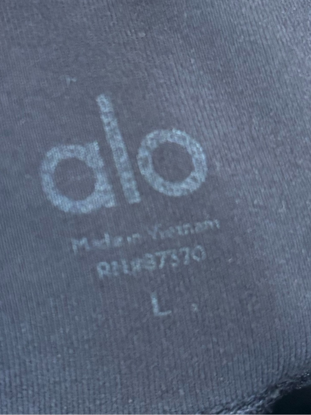 Alo Mesh Detail Leggings - Picture 3 of 3